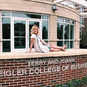 Meet your Posher, Jenna